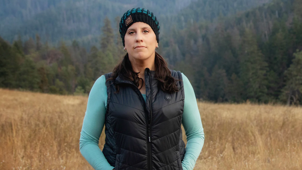 How do heated vests for men work?